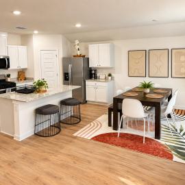 The Laredo - A Modern 4 BR house near Bentonville, hotel v destinaci Centerton