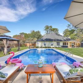 Savannah 5BR Pool, Jacuzzi, Firepit, Sports, Games