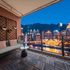YANG TRAVEL Hotel BEIBIN ROAD BRANCH offers stunning first-line views of the Jialing River near Hongya Cave It is within walking reach of the metro and close to the Guanyinqiao commercial area With multiple room types well-equipped facilities 24-hour butl