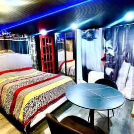 Luxury KIA Red Room A1, hotel a Richmond Hill
