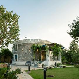The Pines Villa - Entire villa with hill view near Jaipur, hotel u gradu 'Ani'