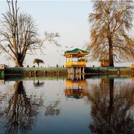 Lalarukh Group of Houseboats