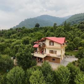 Walking Trails Homestay, hotel u gradu 'Baragrān'