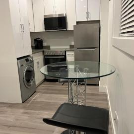 Cozy Studio at OceanVista-Ocean & Mountain View, hotel i Victoria