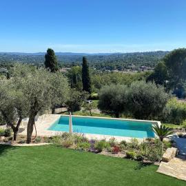 Exklusive Villa mit privatem Pool und Panoramablick