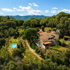 CAN SOLER Farmhouse with pool, forest, St Iscle de Vallalta