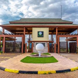 Quiet Countryside Luxe in Thika Greens Golf Estate, хотел в Thika