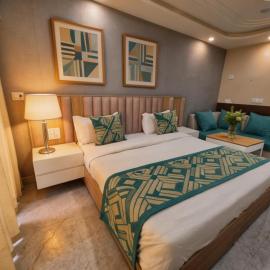 Hotel Premium Sadhana Near Char Dham Mandir Most Luxury Rooms With Balcony !!! Best Place For Stay In Vrindavan