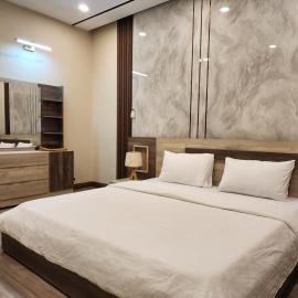Simple 3 bed Apt across Giga mall with pool
