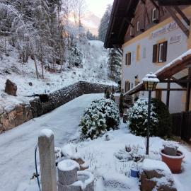 Gassermühle - Studio Appartments, hotel v destinácii Eggen