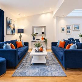 Modern 4 Bed, 2 bath, Garden, free parking, hotel i Enfield Lock