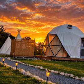 ESCAPADE INSOLITE - Dômes, Tipis, Aire de Camping-cars & Vans