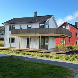 Modern Lofoten Home - 4BR - 8 Guests - 2 Baths