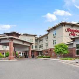 Hampton Inn Duluth-Canal Park, מלון בדולות'