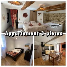 Appartement climatisé 2 chambres 2 salles de bain pour 4 personnes, hotelli kohteessa Cotignac