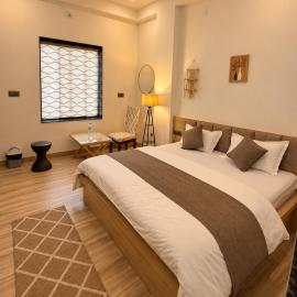 Hitakshi Hotel and Homestay, hotelli kohteessa Rīngas