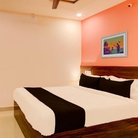 Hotel O S L N Grand, hotel a Upal