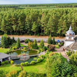 Resort Pod Lasem, Hotel in Kolonowskie