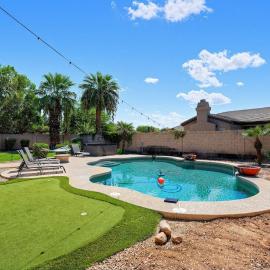 Backyard Oasis with Pool and Hot Tub 4 Bed 2 Bath