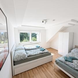 3 Bedroom Central Premium Apartment - Free Parking