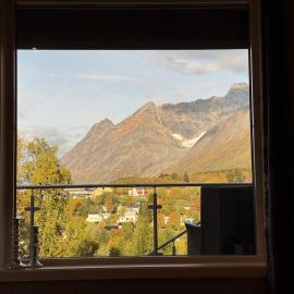 Lyngen Villa Apartment, hotel i Lyngen