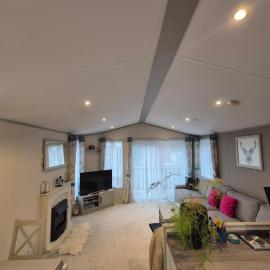 Charming 2 bed lodge in Beautiful Suffolk، فندق في Stonham Aspall