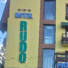 Rudo hotel