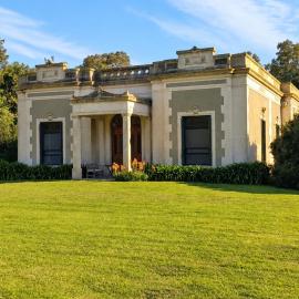 Encantadora estancia con pileta y parque privados