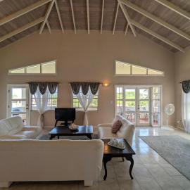 Tropical getaway 3 Bedrooms 2 Bath