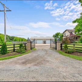 Little Farm Scape، فندق في Garden Prairie