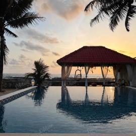 Ocean view 2BHK with Infinity Pool Close to Kashid Beach