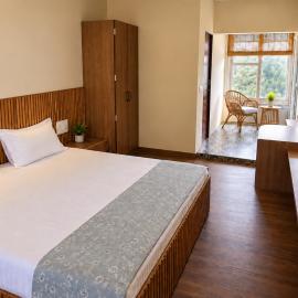 Saket Dham, hotel u gradu 'Govardhan'