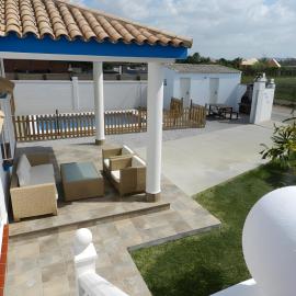 Chalet en la playa con piscina Privada en el Palmar terraza y chimenea, Hotel in El Palmar de Vejer
