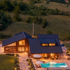 Villa Josephine - Vidrovaca Lika by Villas Guide、Plaškiのホテル