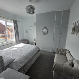 3 Bedroom house, close to woodland, chesterfield and peak District, Hotel in Brimington