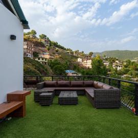 Private Cottage In Murree Mountains