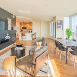 Modern HighRise Sanctuary, Gym, Pool, Prking, W-D, Golf