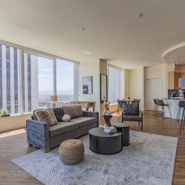 Elegant 28th Floor High Rise, Gym, Parking, Pool, Golf