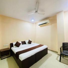 Hotel Toran