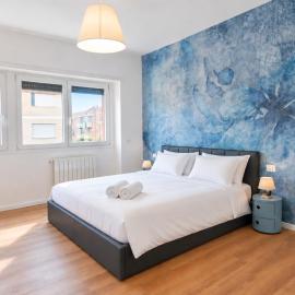 Elegantis Trastevere Family Apartment with Terrace - Near Tram, Train and Bus for the City Centre