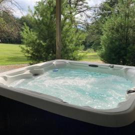 Summer Sale/Hot tub/Firepit/Playset/Arcade