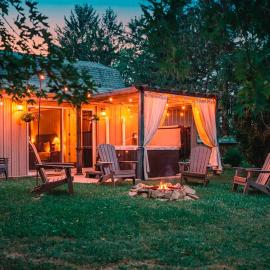 Hot tub/Firepit/playset/Arcade/Close to everywhere