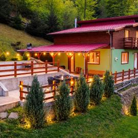 Cabana Evergreen Strungari