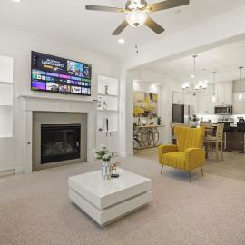 Shop & Store Oasis, 13min from Airport, Prime Spot