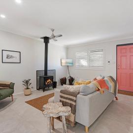 PinkDoor, Caravan Parking, Pets, Cosy Wood Fire