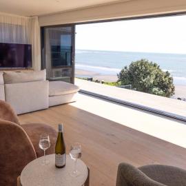 Beachfront Luxury Retreat & Sauna with Sea Views
