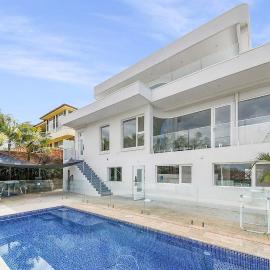 Coastal 2BR Retreat in Collaroy, khách sạn ở Collaroy