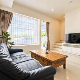 Spacious 3-Bedroom House with Shared Pool near Mega Bangna