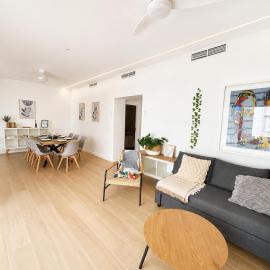 Living Murcia-Modern 3BR House with Terrace, Hotel in Murcia