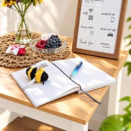 Bienenzimmer im Familienhaus โรงแรมในAhlerstedt